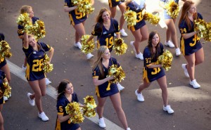 Cheerleaders at homecoming parade