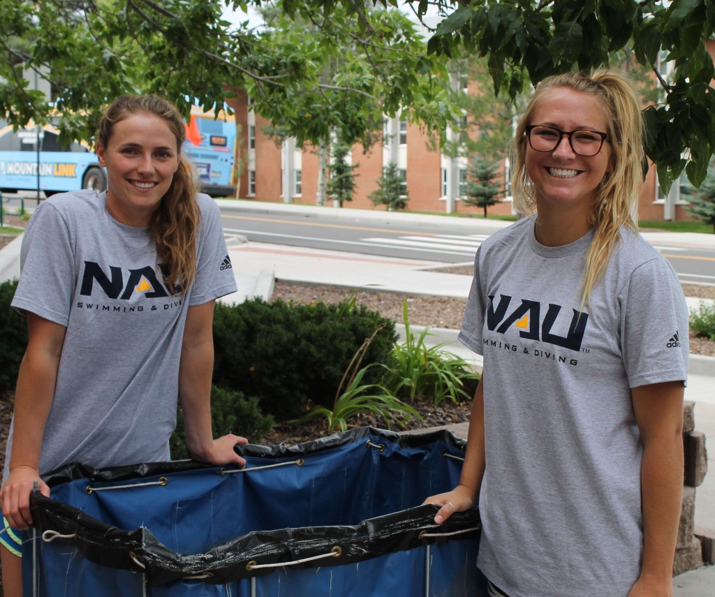 Swim & Dive students with Move-in cart
